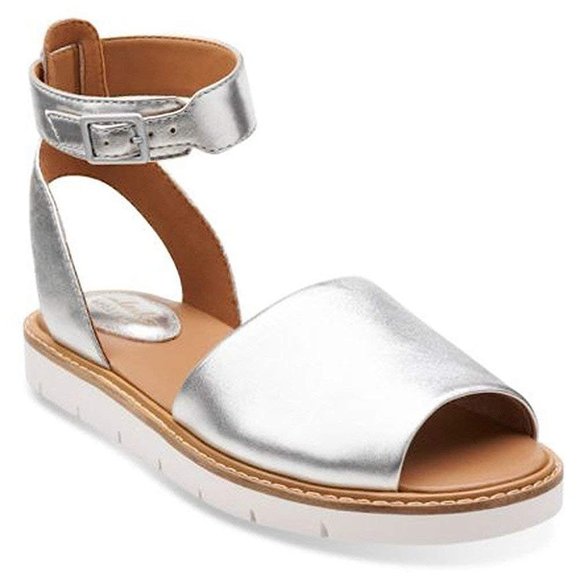 Clarks Shoes - Clark’s Lydie Hala Silver Sandals Size 8.5